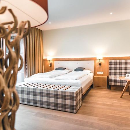 Das Salvator Iris Porsche Landhotel Friesach  Exterior foto